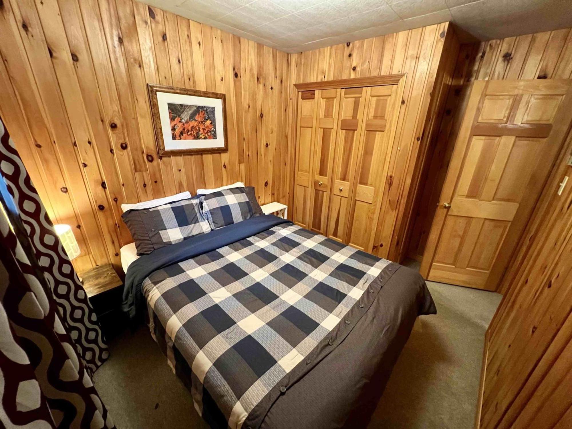 High Falls Bay Cottages, Camping & Waterpark Bracebridge Exterior photo