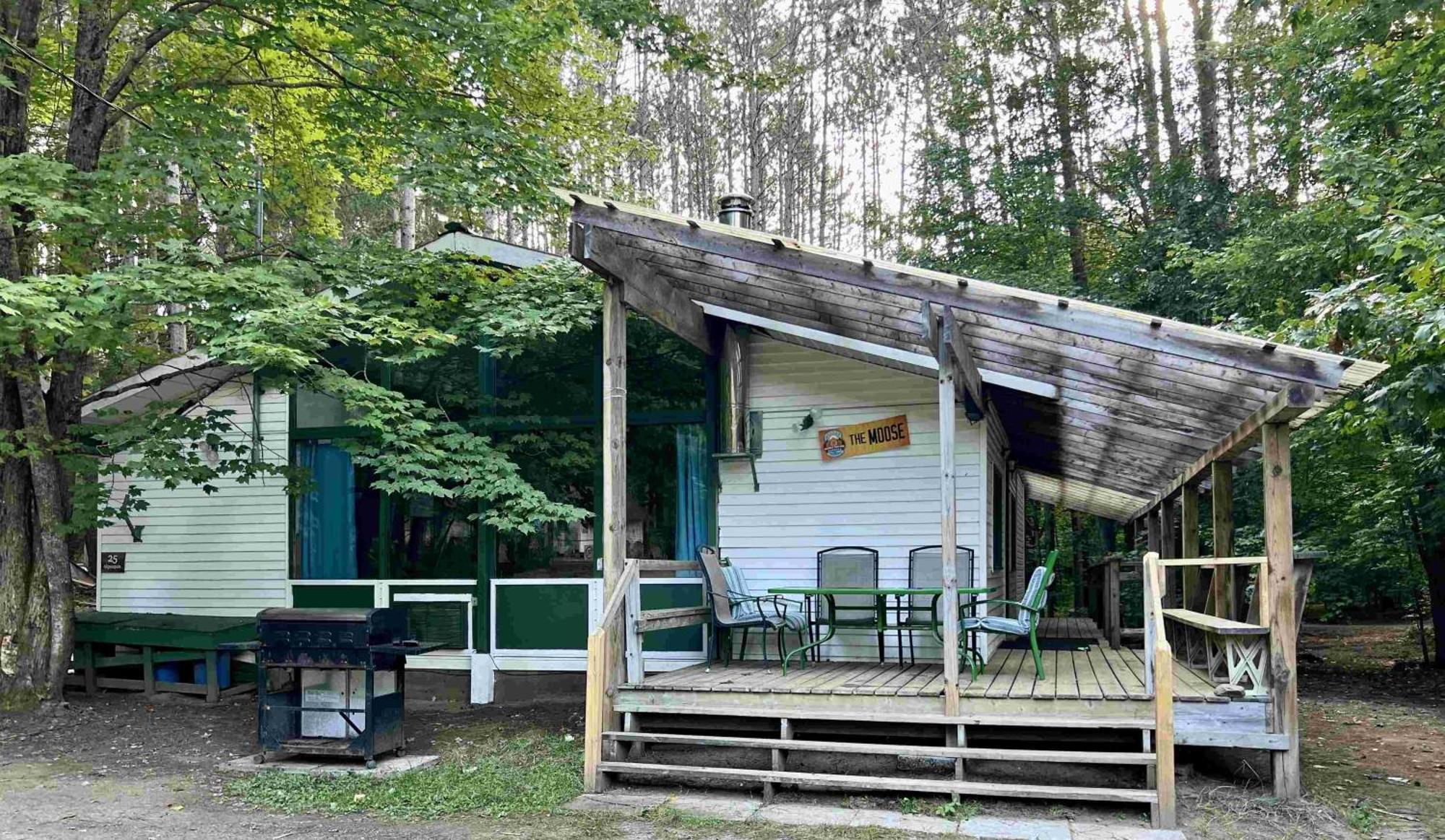 High Falls Bay Cottages, Camping & Waterpark Bracebridge Exterior photo