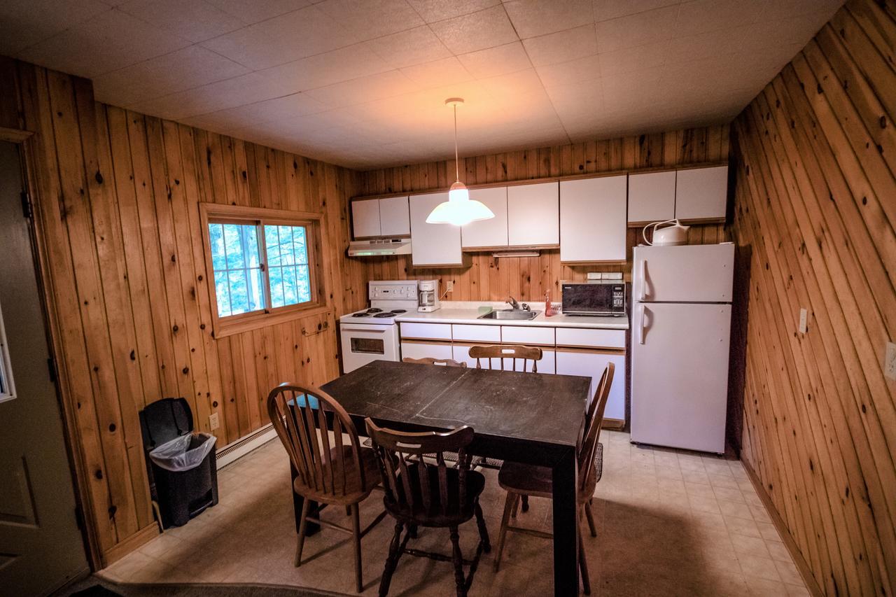 High Falls Bay Cottages, Camping & Waterpark Bracebridge Exterior photo