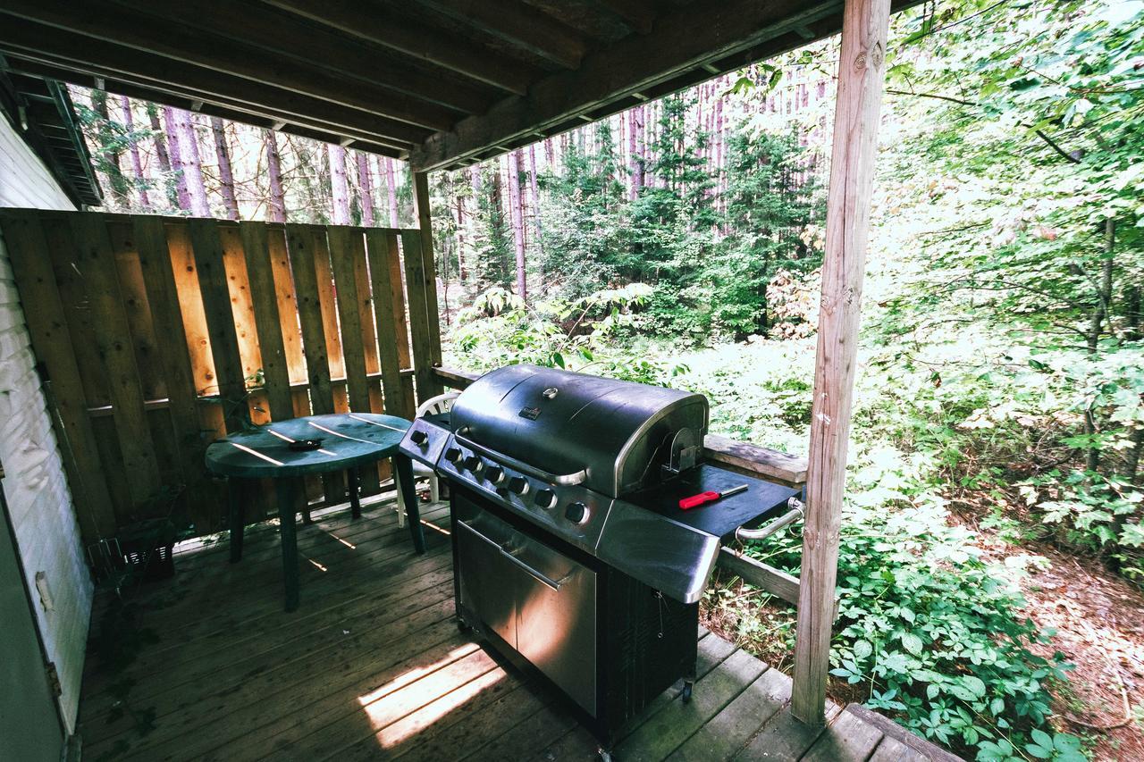 High Falls Bay Cottages, Camping & Waterpark Bracebridge Exterior photo