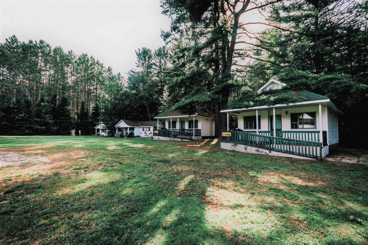 High Falls Bay Cottages, Camping & Waterpark Bracebridge Exterior photo